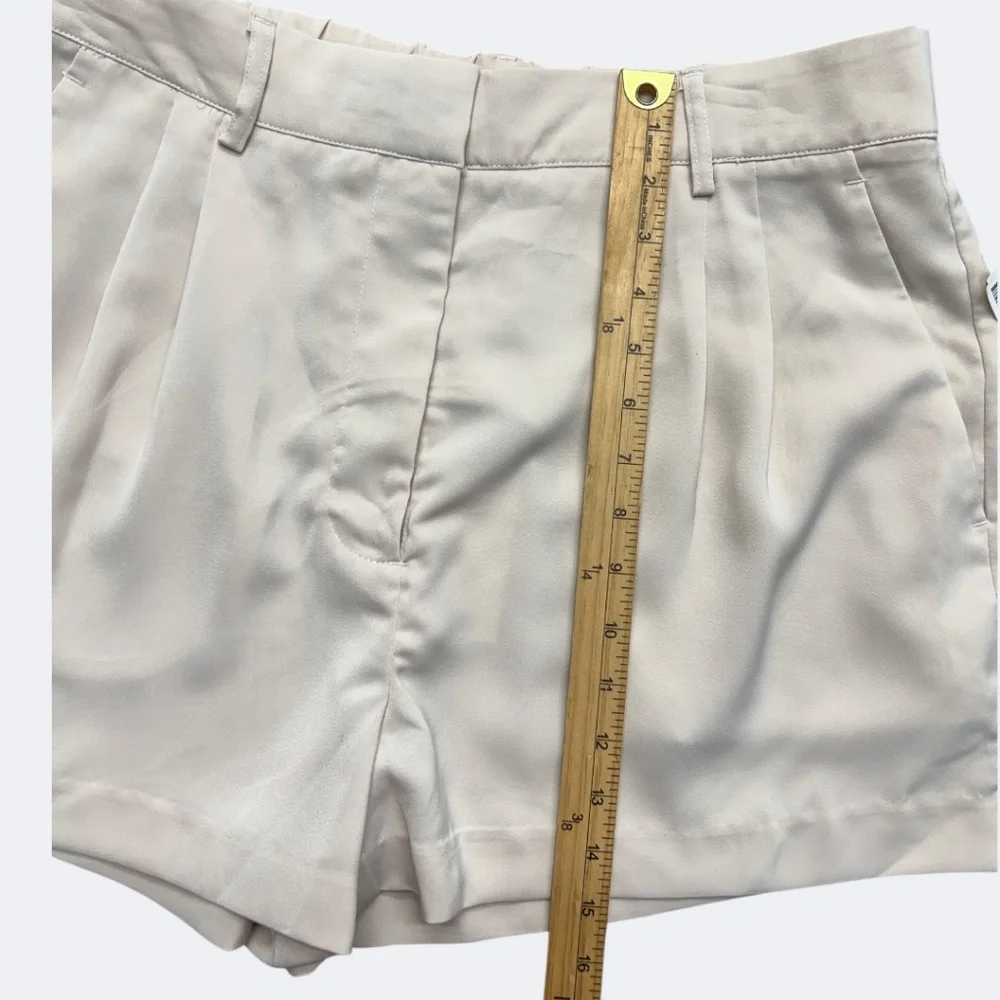 Z Supply Shorts Womens XL Cream Pleated Dressy High Rise Elastic Waist Polyester