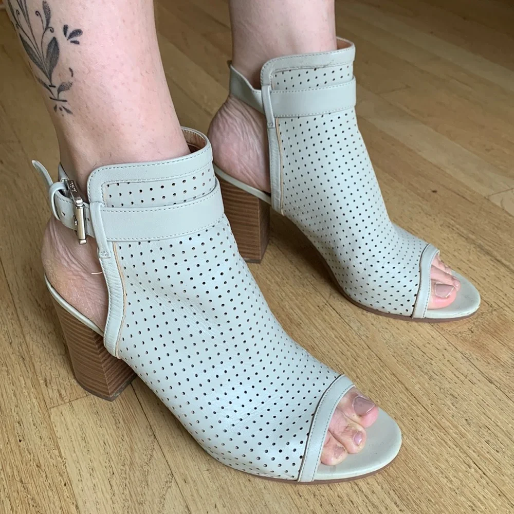 Sam Edelman Emmie Buckle Heels gray leather Size 9