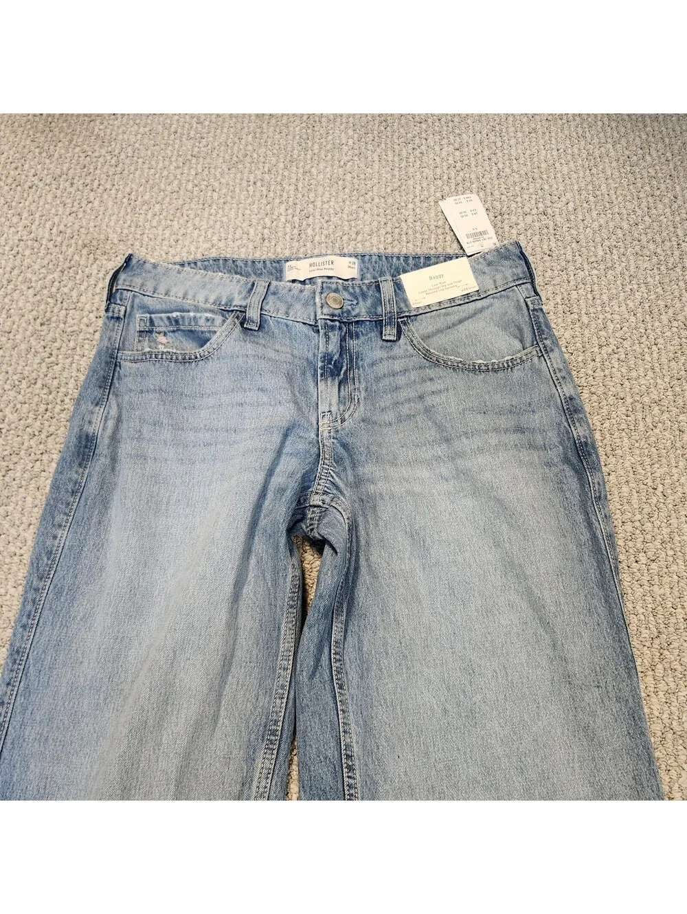 Hollister Low-Rise Baggy Light Wash Blue Jeans Size 6 Short NWT