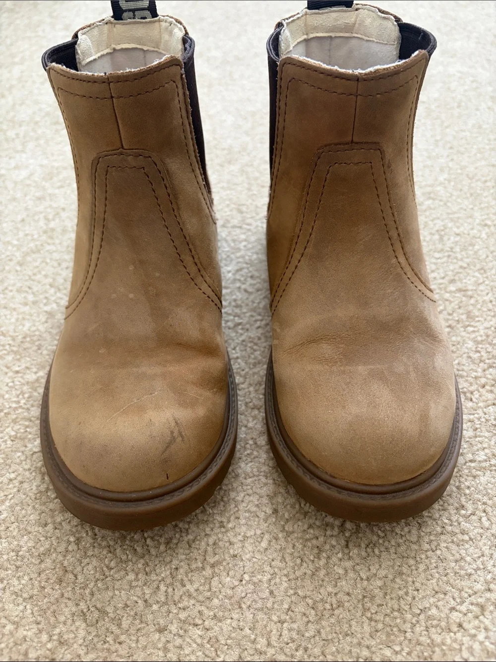 UGG excellent small