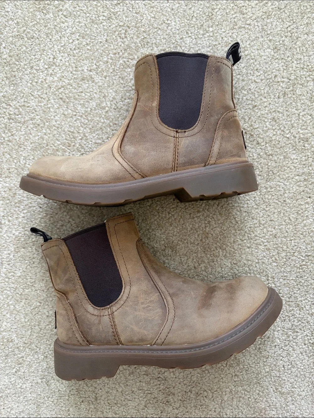 UGG excellent small
