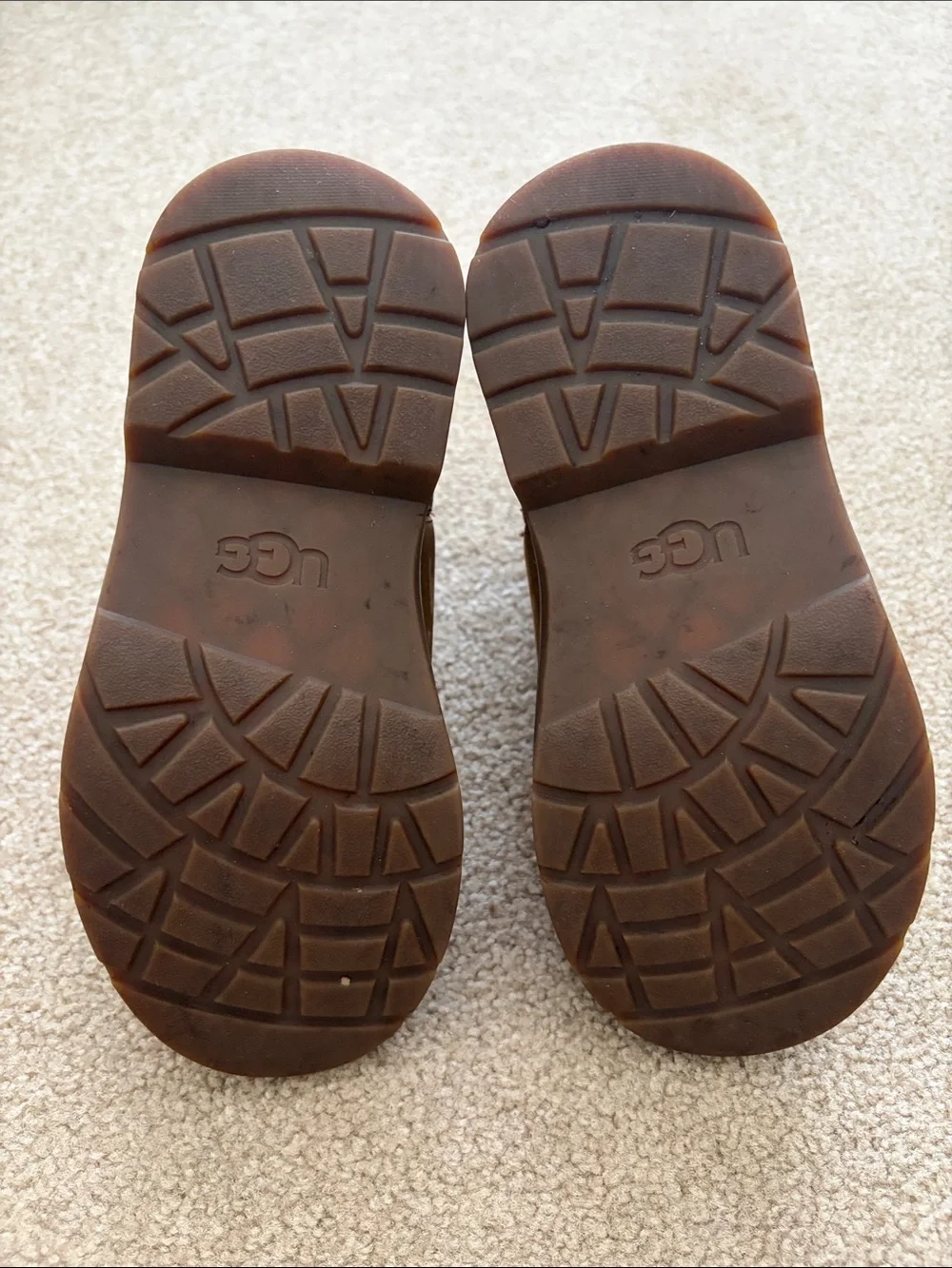UGG excellent small