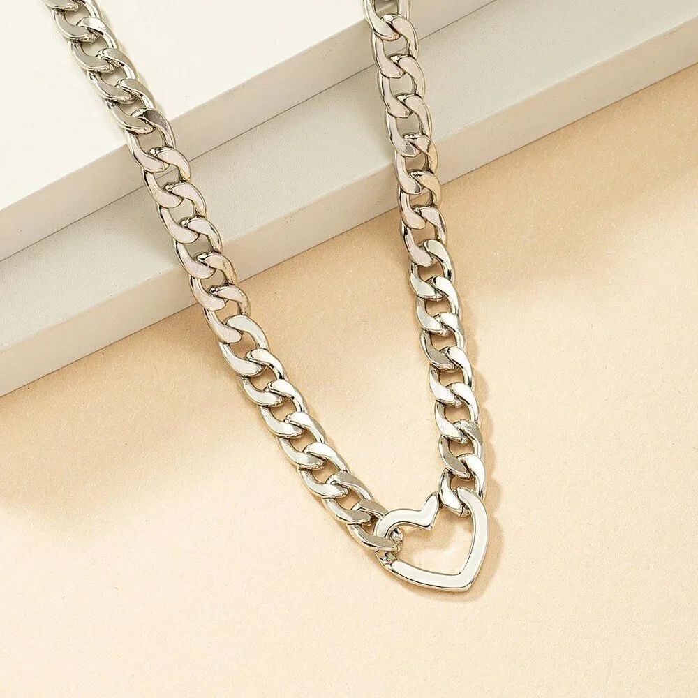 Silver Fashionable Women's Heart Decor Chain Necklace