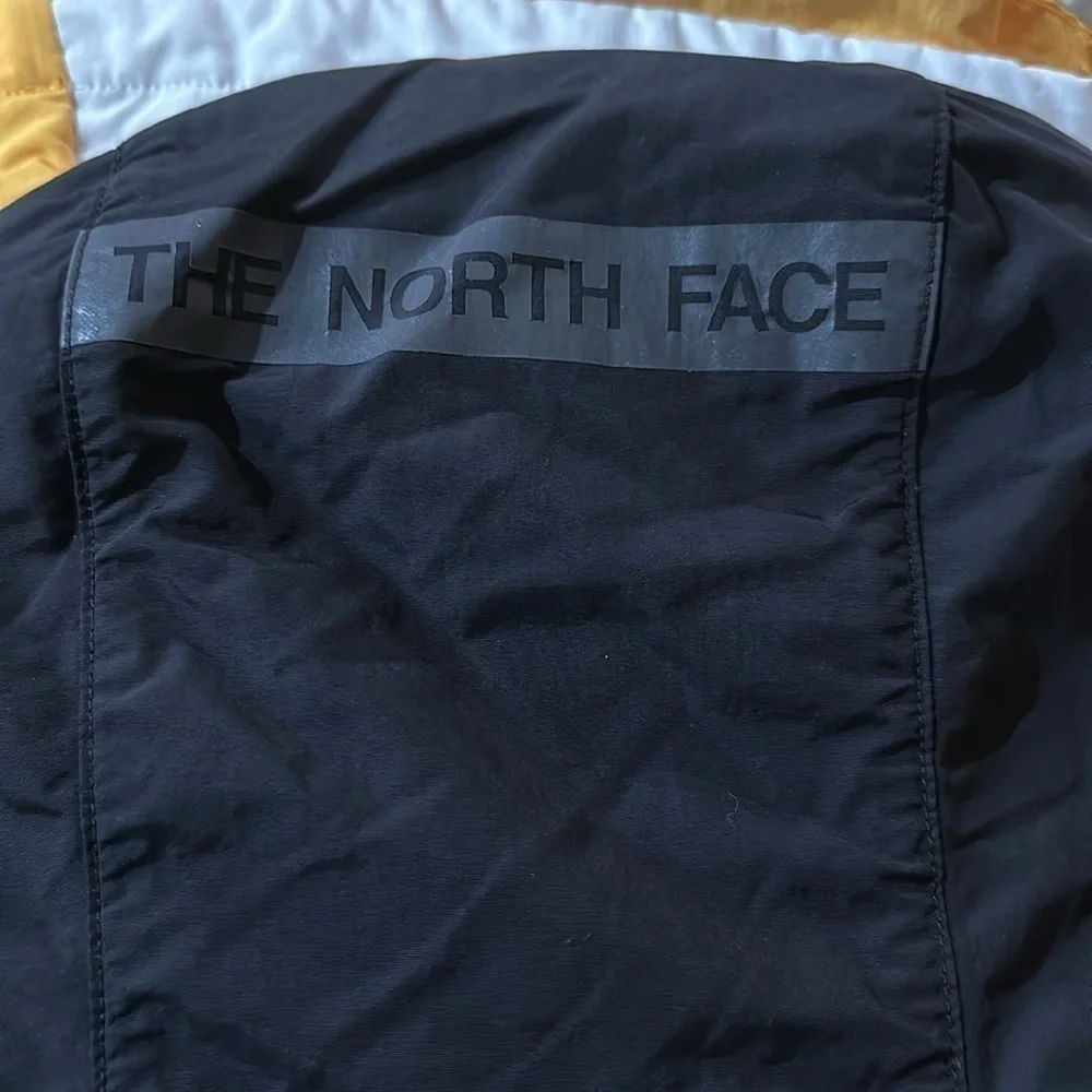 The North Face water pics closure