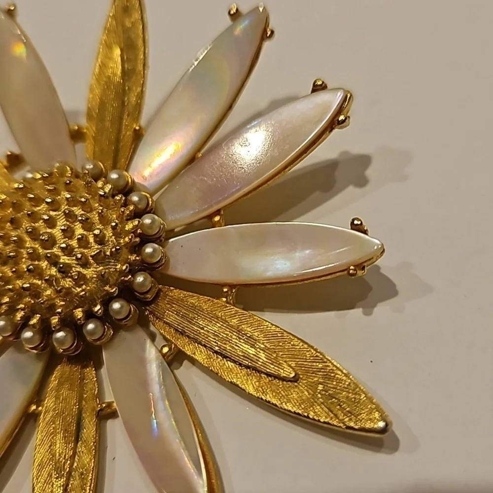 MANDLE Sunflower w/ Mother of Pearl & Faux Pearls on Goldtone Brooch