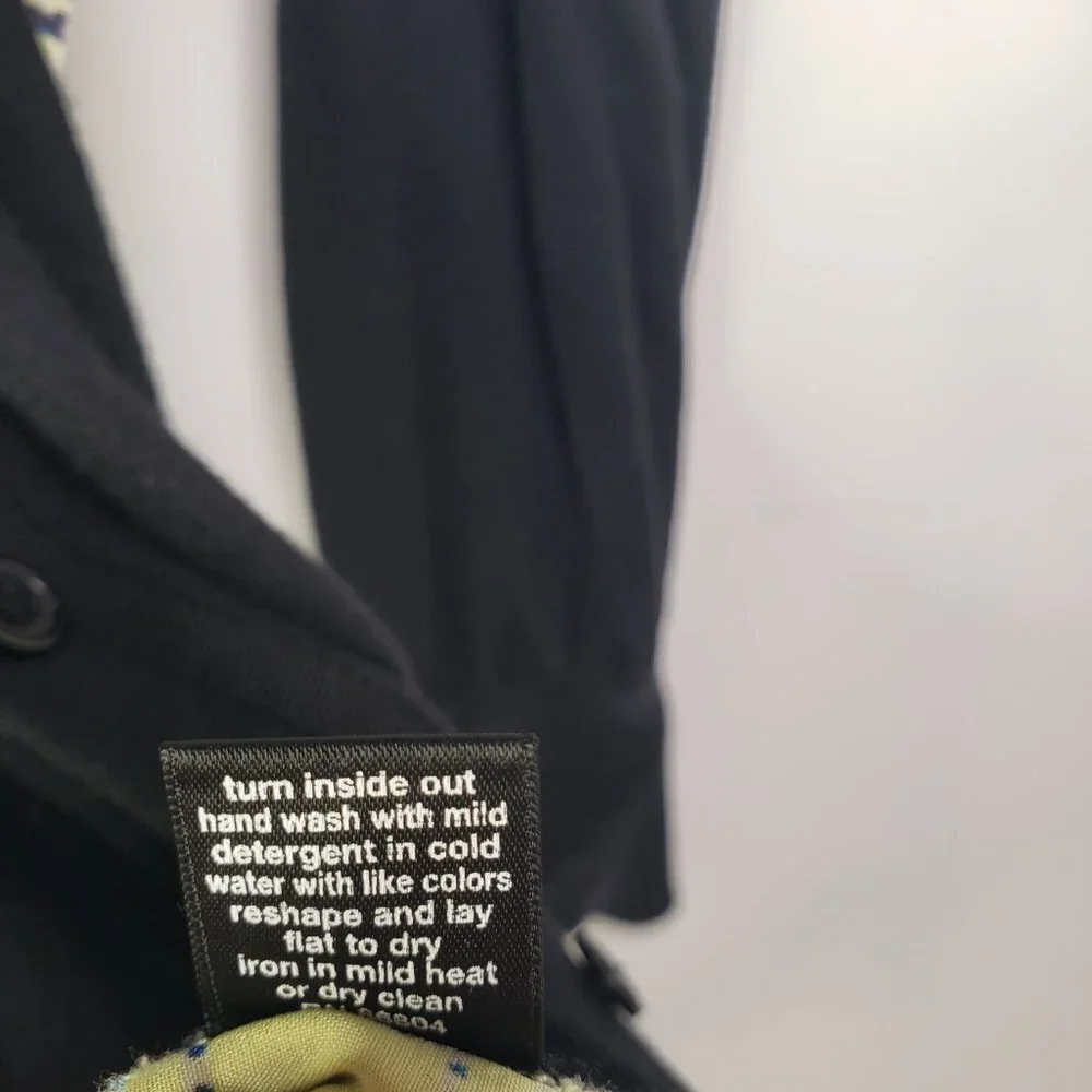 Saks Fifth Avenue Black Label key features