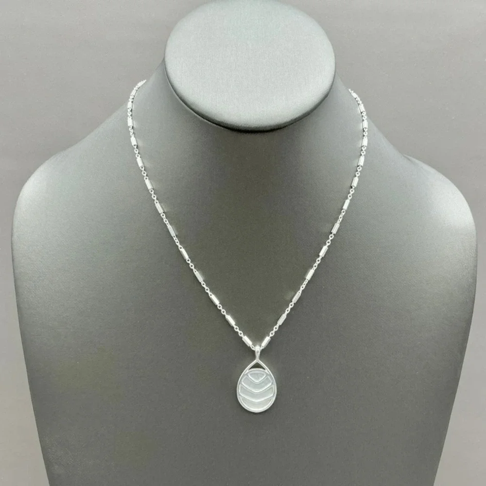 Stella & Dot Necklace Womens Silver Tone Mother of Pearl Teardrop Pendant 18