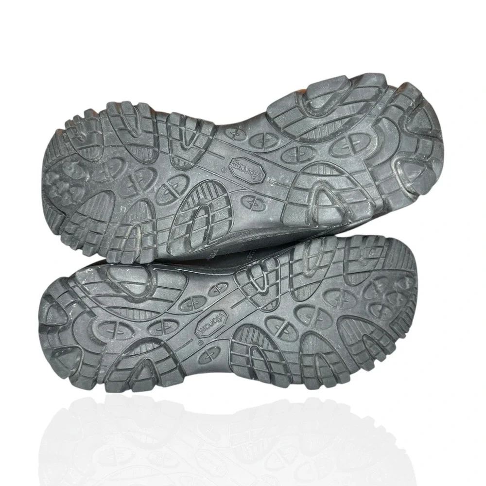 Merrell ships black