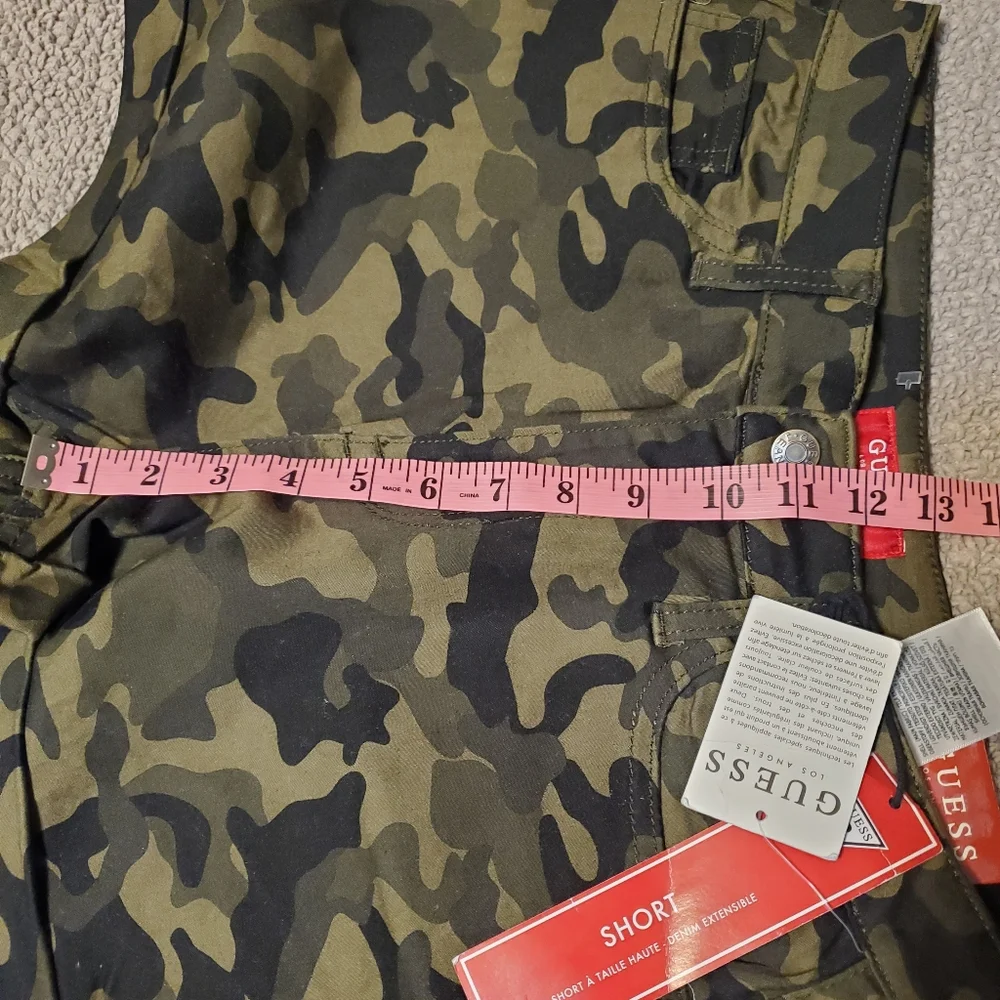 Guess Clementine HR Cuffed Stretch Shorts Brooks Camouflage Juniors Sz 32 NWT
