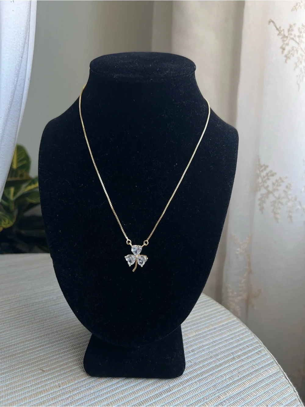🩷-Gold Necklace with Clear Crystal clover leaves  Pendant