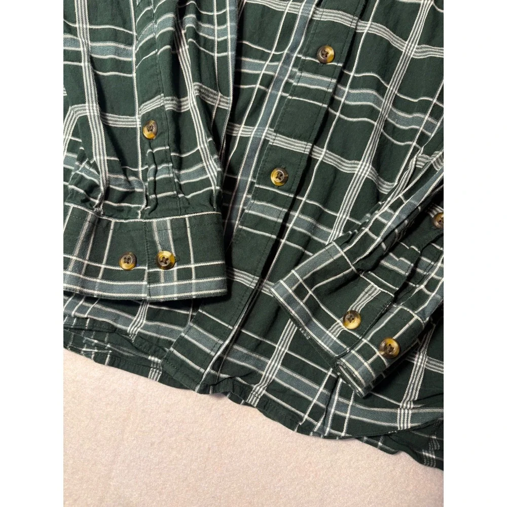 Columbia sportswear button