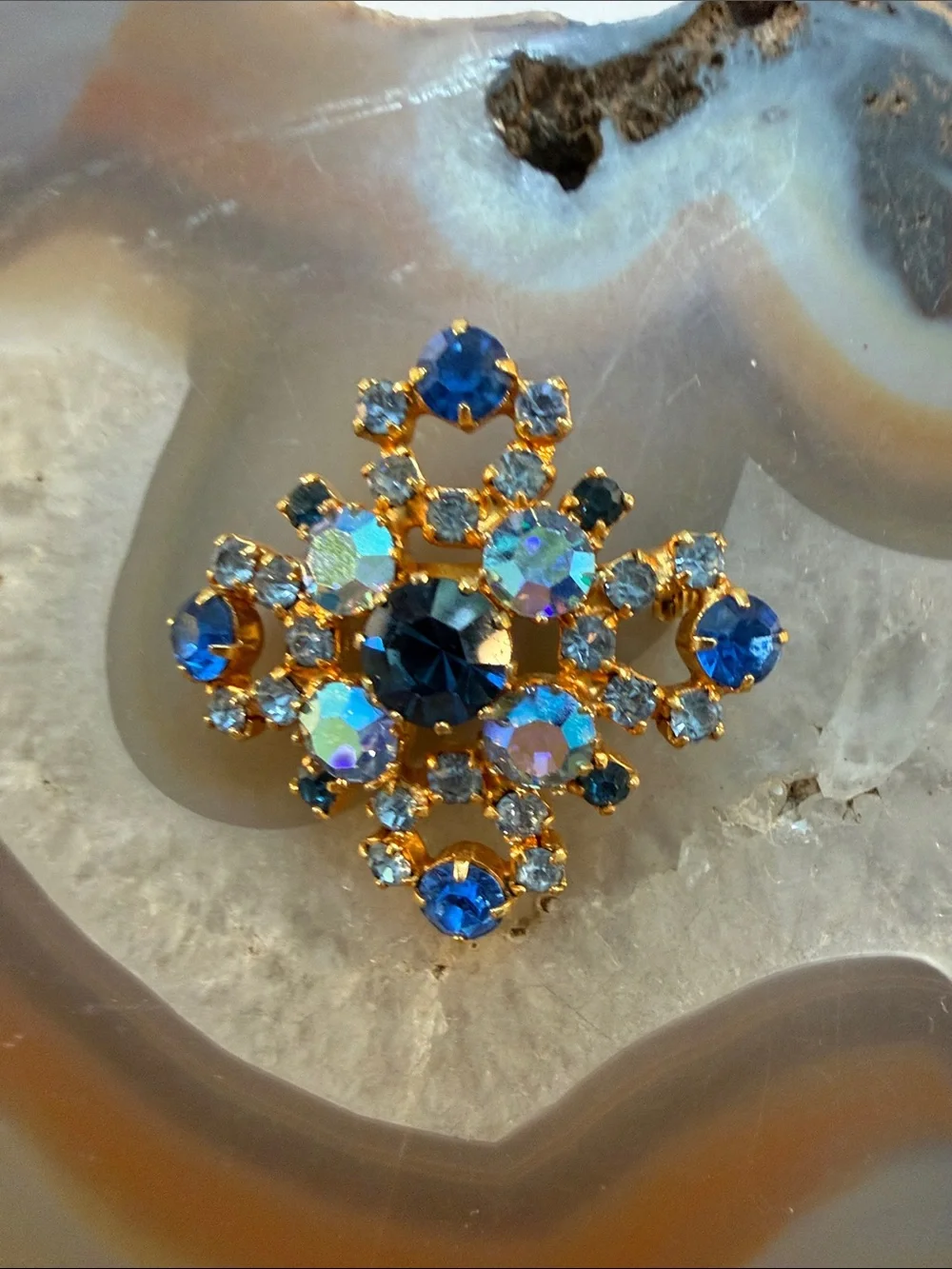 Vintage Star Brand Austrian stones Gold-Tone Blue Crystal Floral Brooch Guc 1.5”