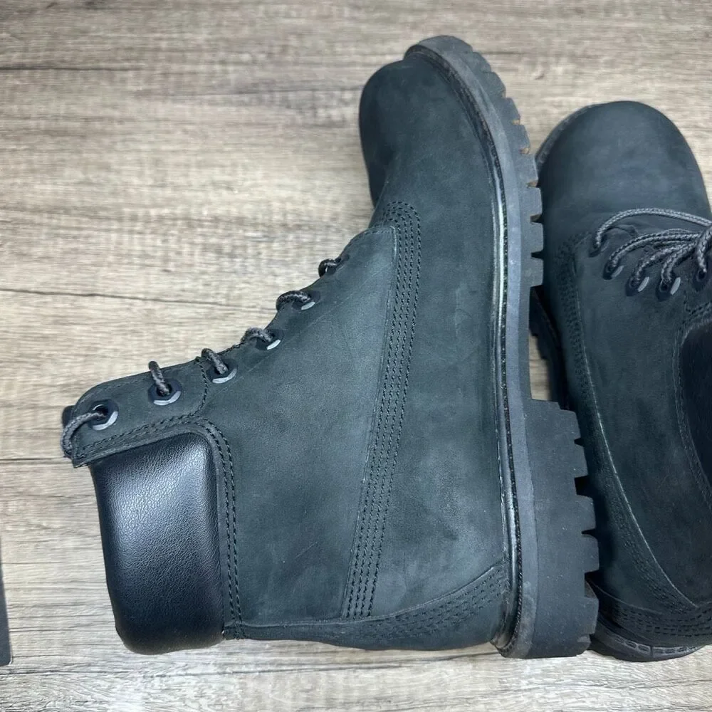 Timberland item looking boots~size