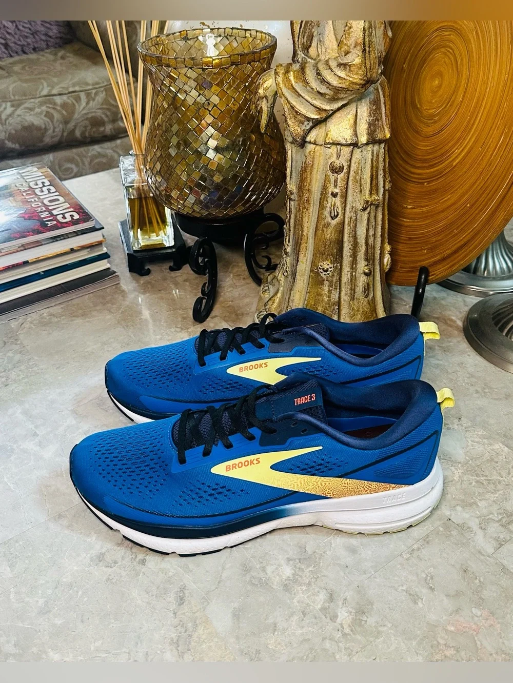 Men’s Brooks Trace 3 Royal Blue Yellow White Shoes 1104121D476 Size 12US