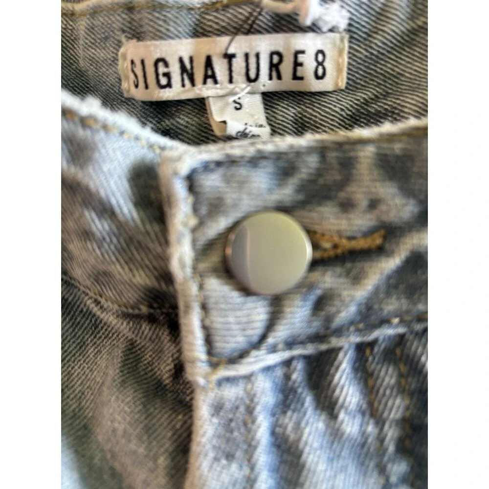 Signature8 signature blue
