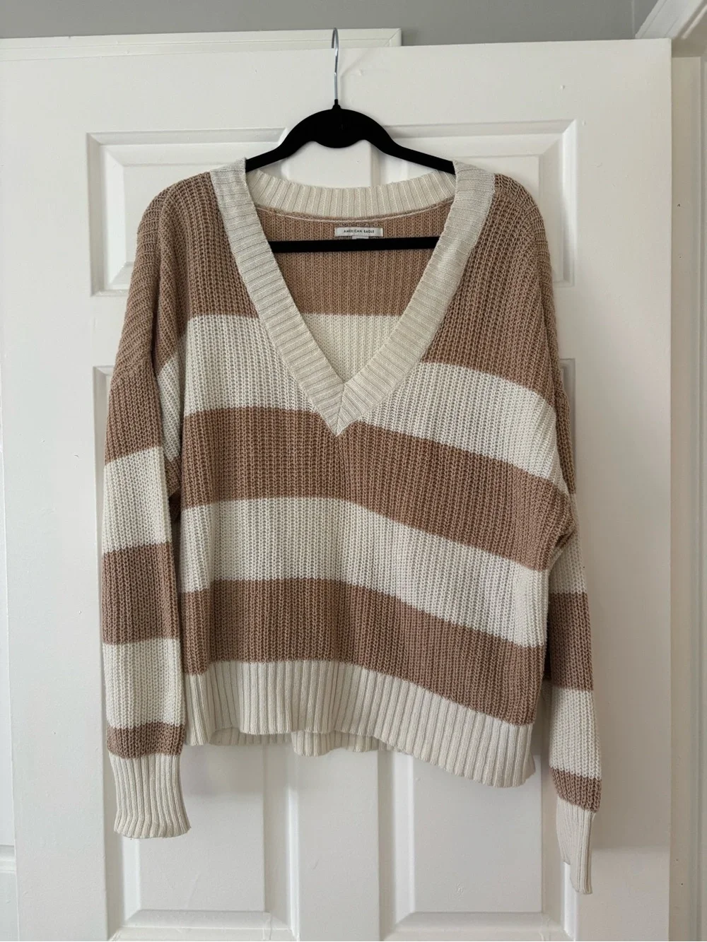 American Eagle Outfitters Wide-Stripe V-Neck Sweater in Cream and Tan - Size M