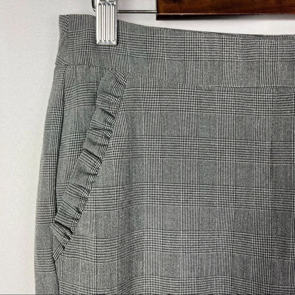 Zara 16 environment business