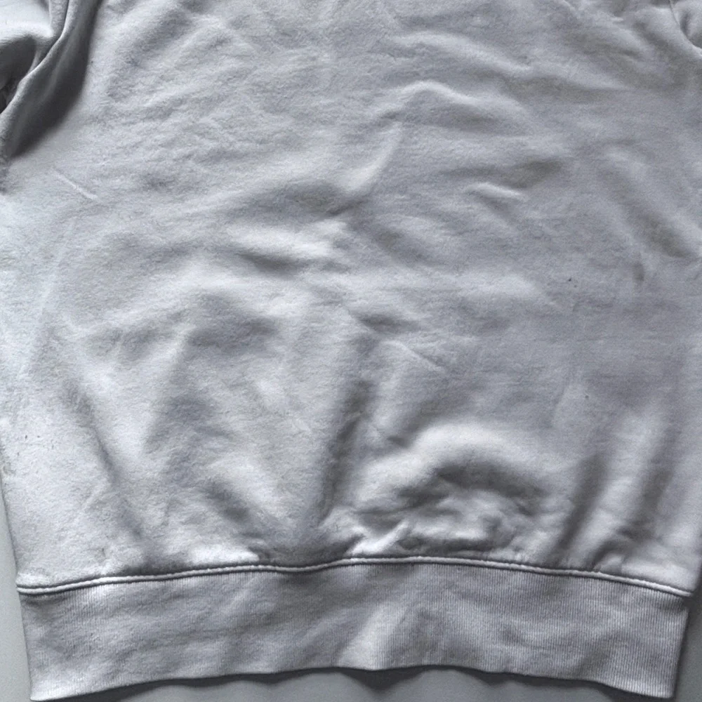 H&M sweater color