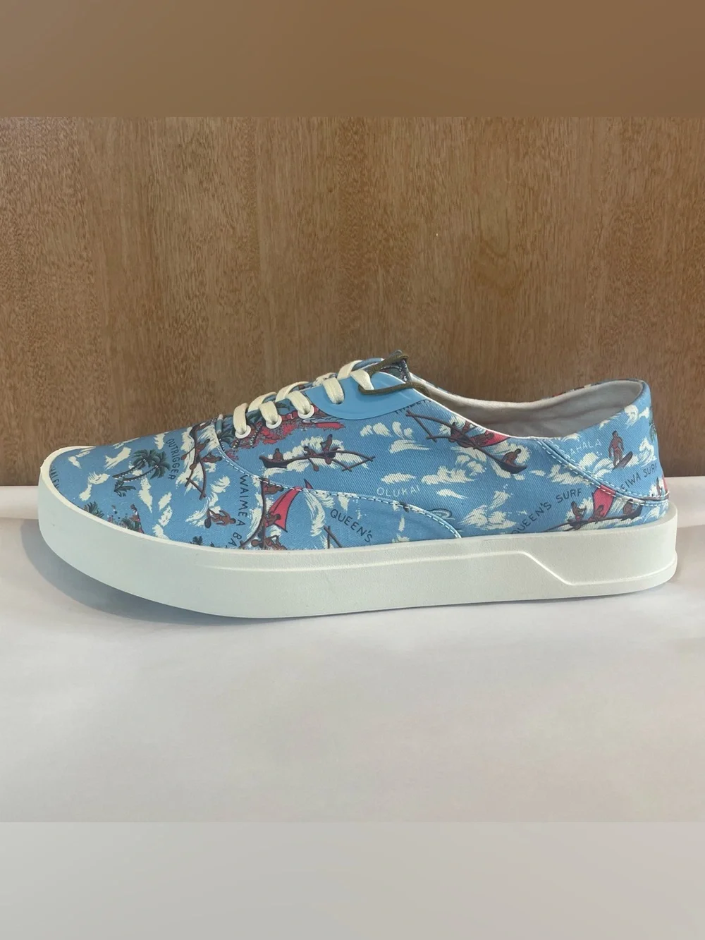 OluKai kahala ocean 11