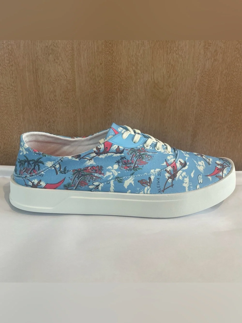 OluKai mens kahala