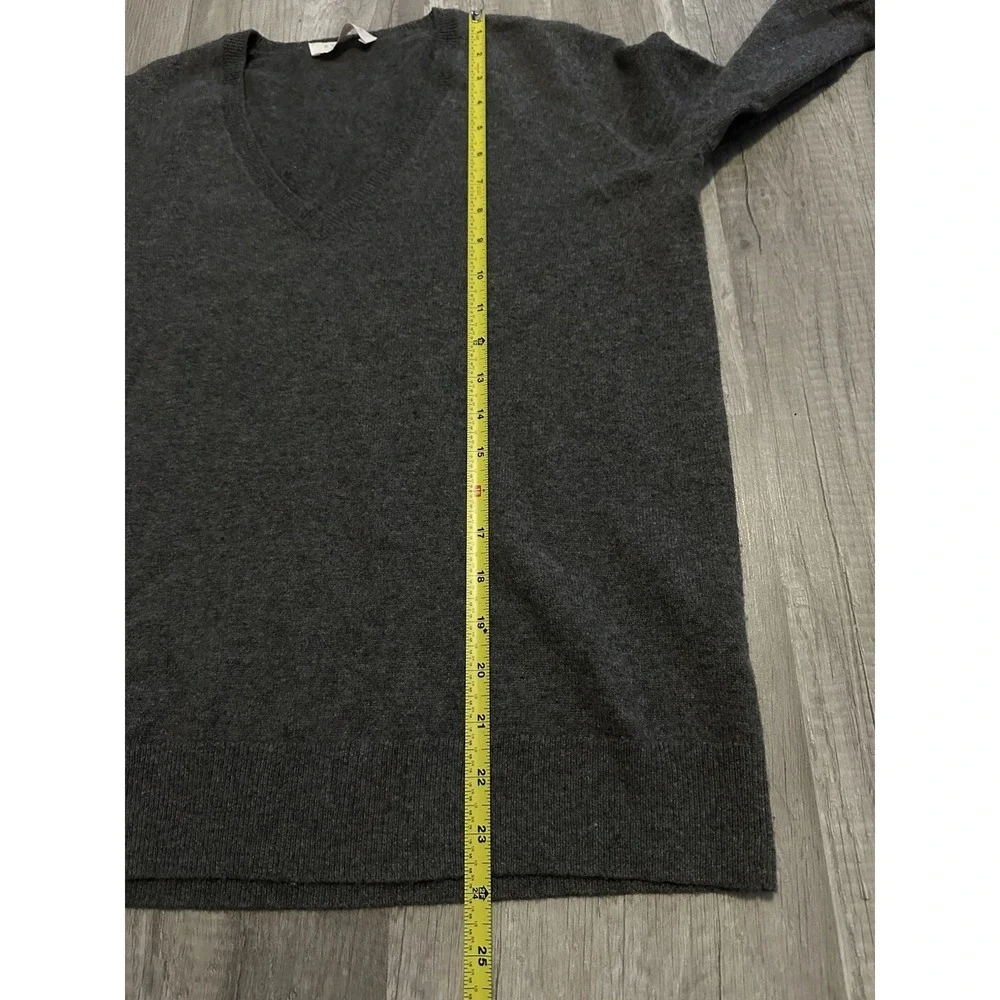 Everlane has holes