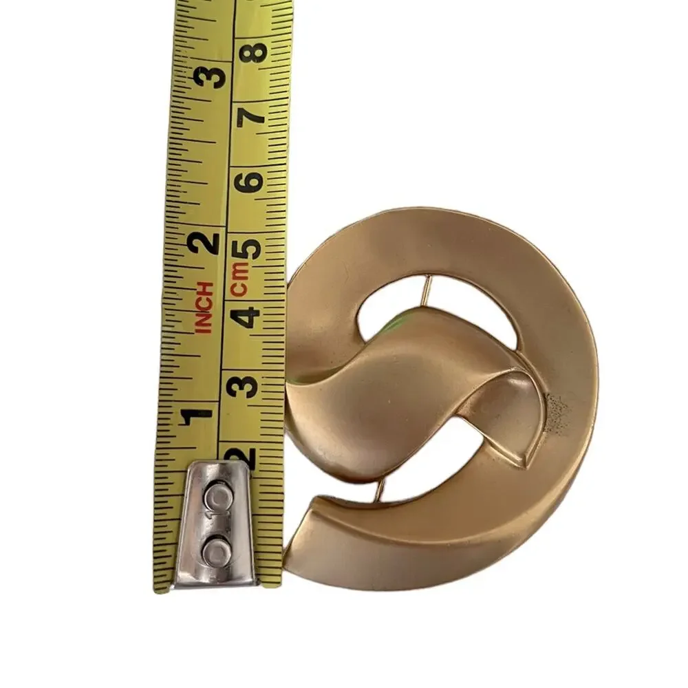 Vintage Avon Dimensional Large Matte Gold Tone Round Pin Brooch 2.25