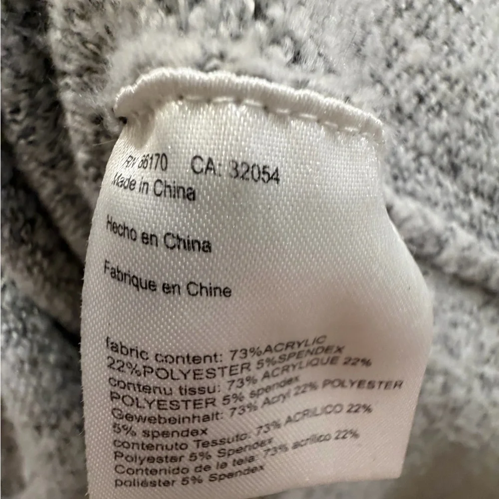 Small Anthropologie Lillie’s closet starland gray metallic long star sweater