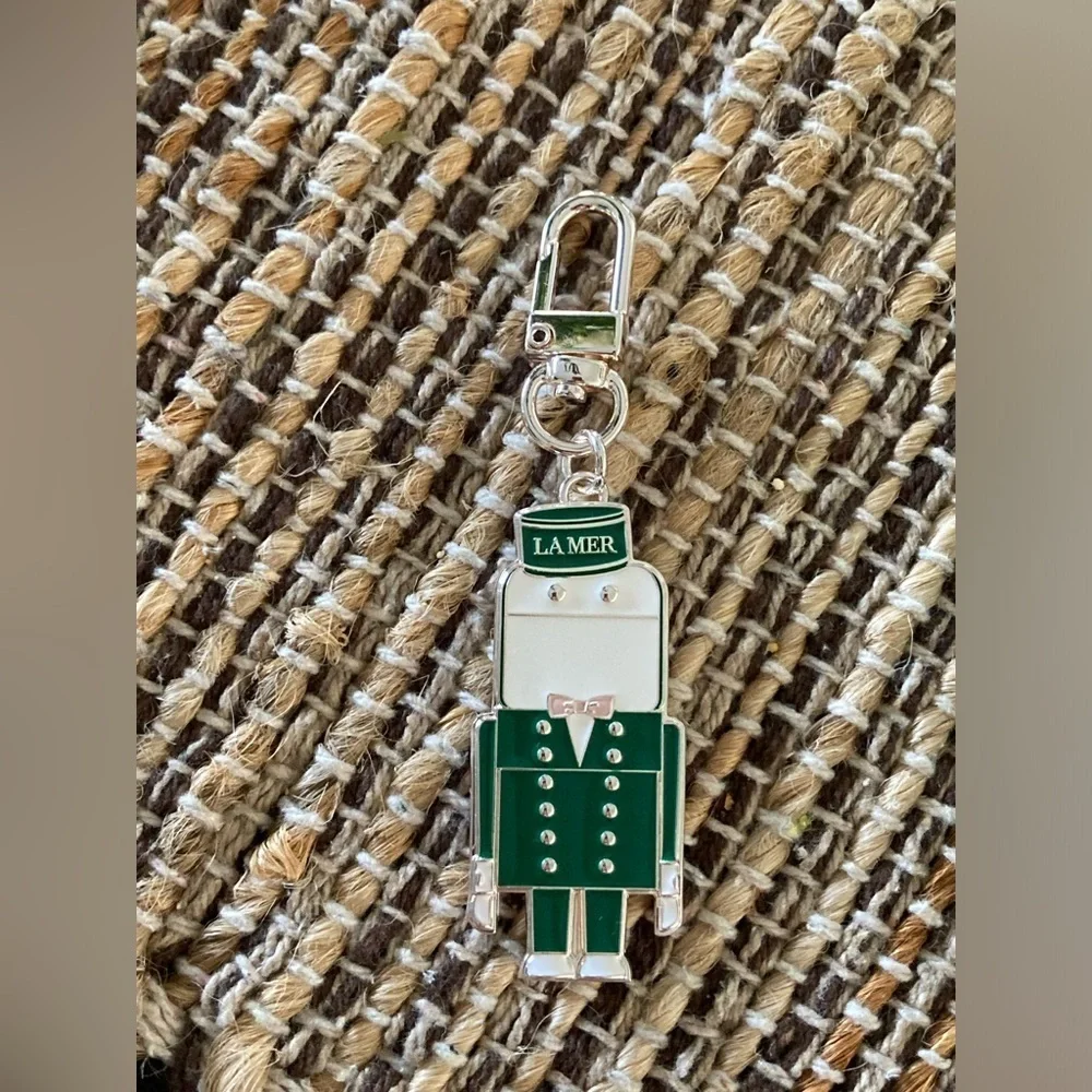 La Mer bundle makeup bag and keychain/ bag charm