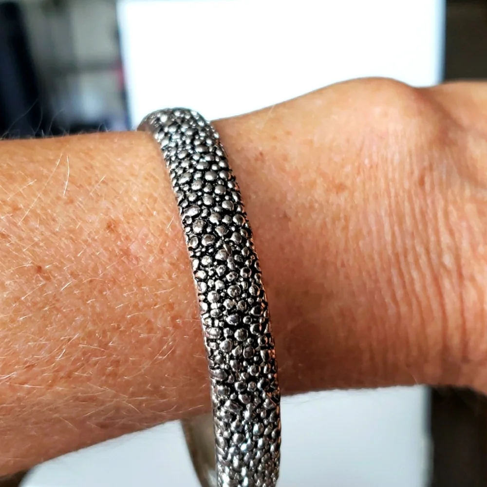 N/A silver tone