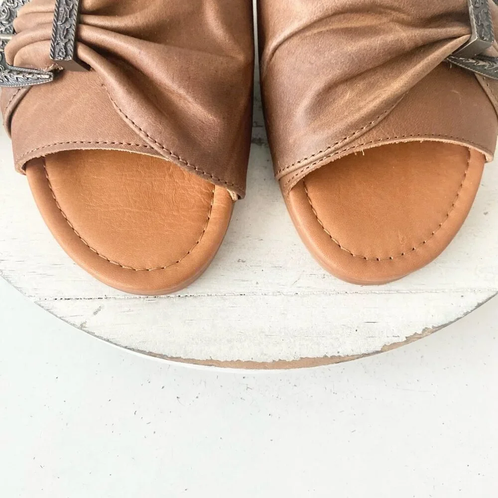 Lane Boots PONY UP Western Sandals Brown Leather Cowgirl Slip on Buckle Flats 6