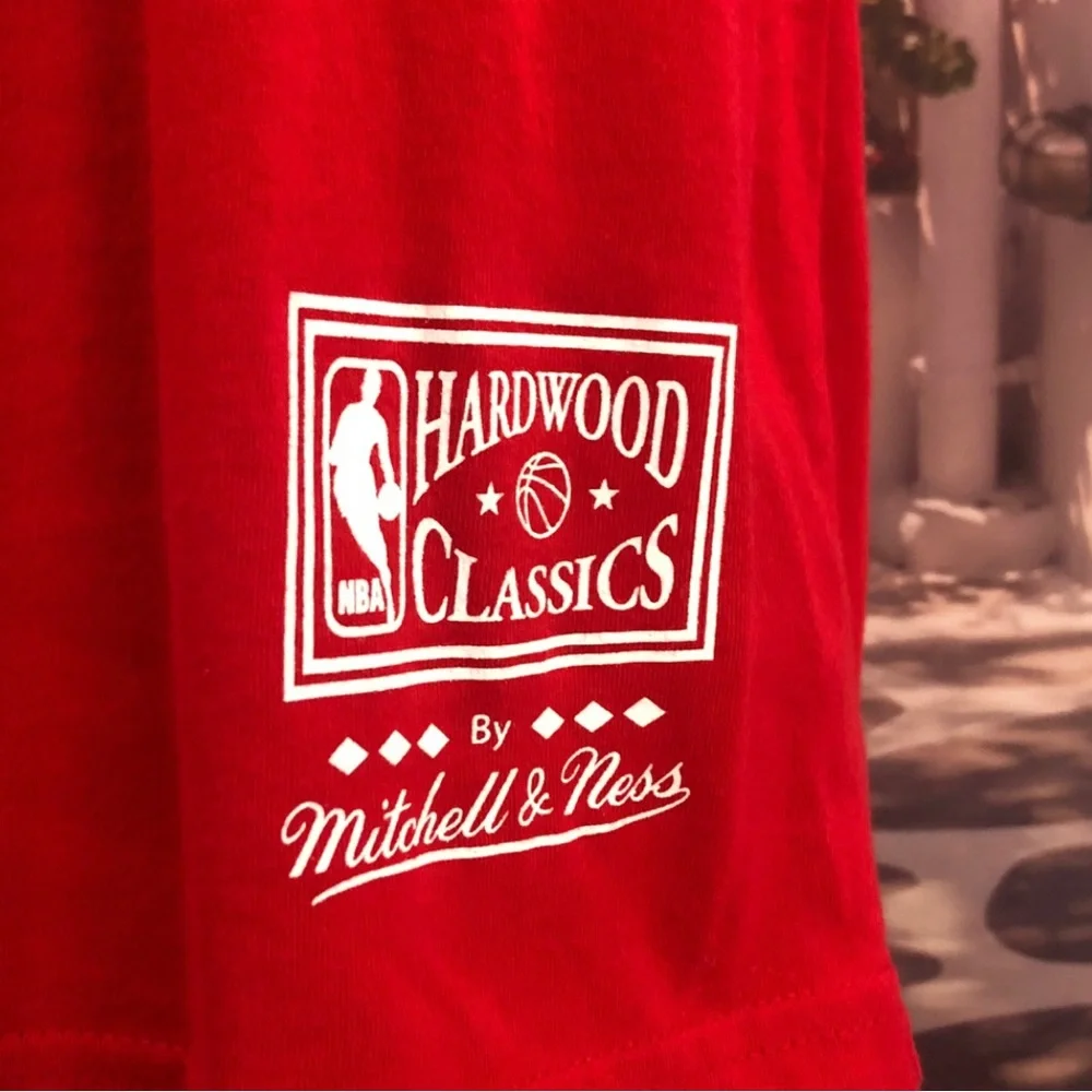 Mitchell & Ness crewneck shirt