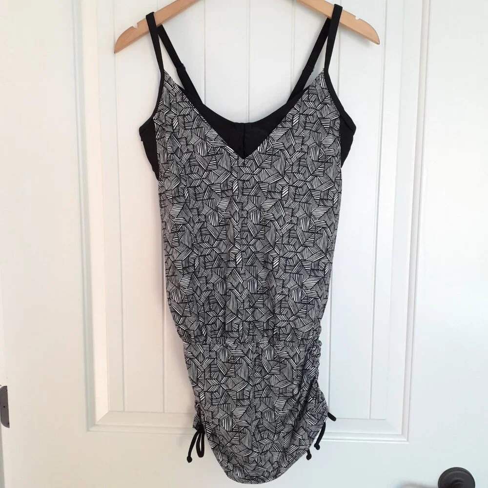 Athleta Laguna Side Scrunch Tankini Top Black & White Size 34D/DD