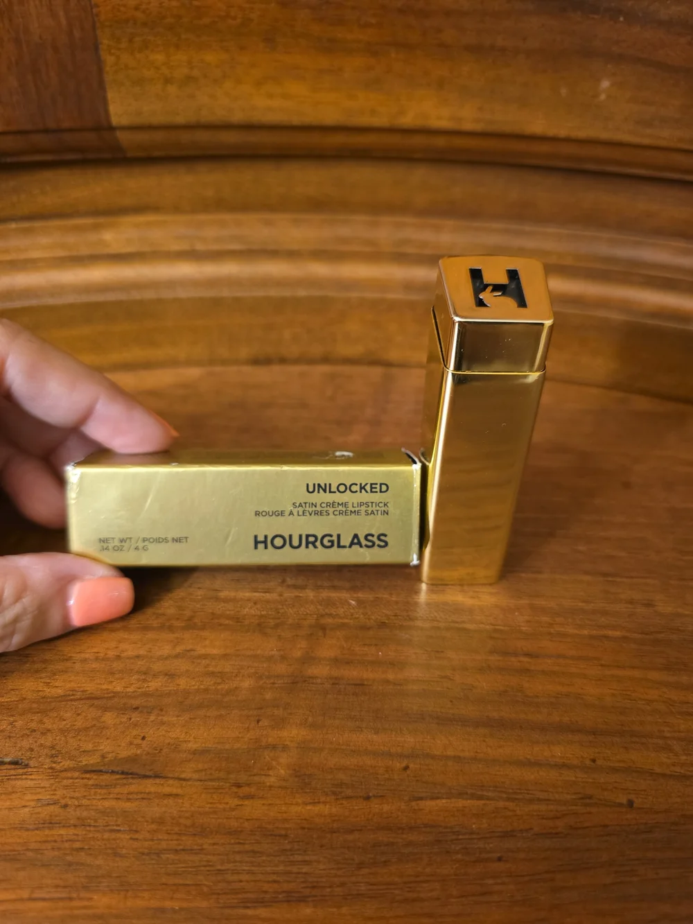 Hourglass unlocked satin