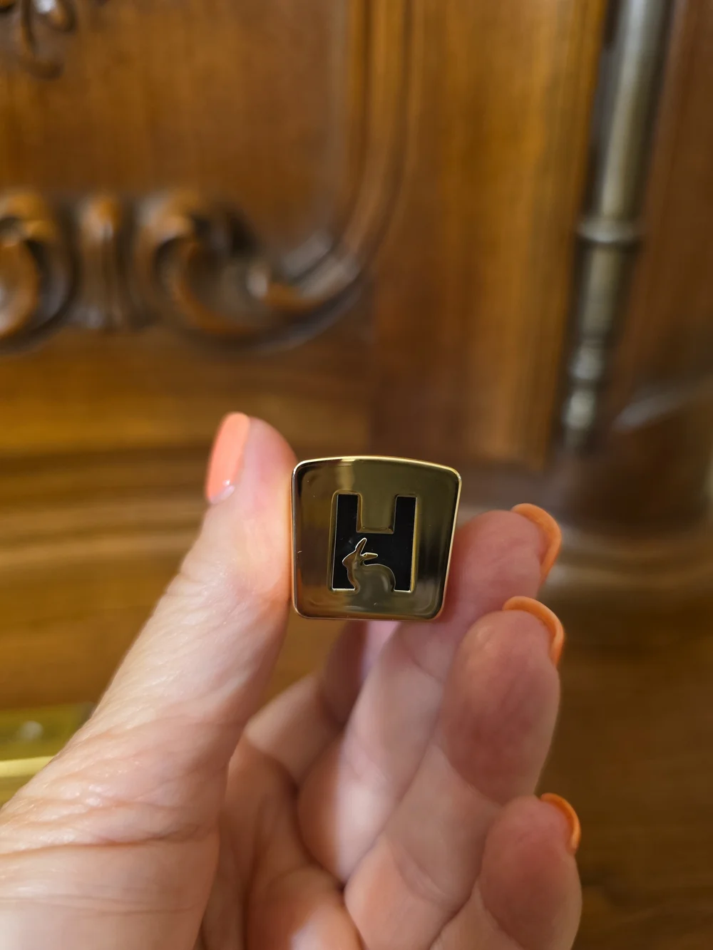 Hourglass unlocked satin