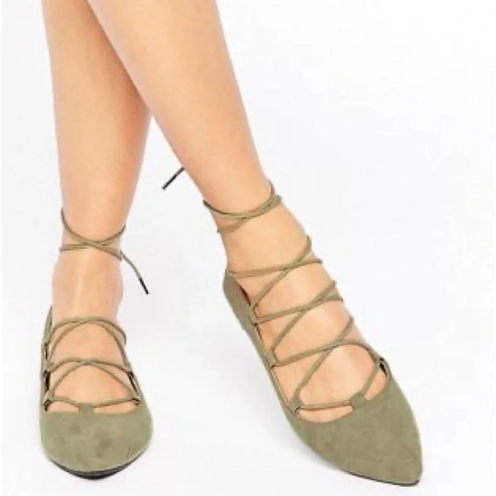 Old Navy Balletcore Woman’s Olive Suade Green Gold Hardware Tie Up Flats Size 8
