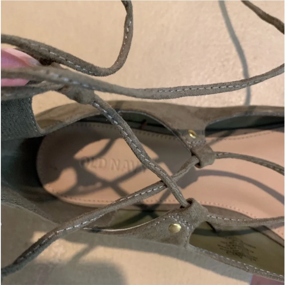 Old Navy Balletcore Woman’s Olive Suade Green Gold Hardware Tie Up Flats Size 8