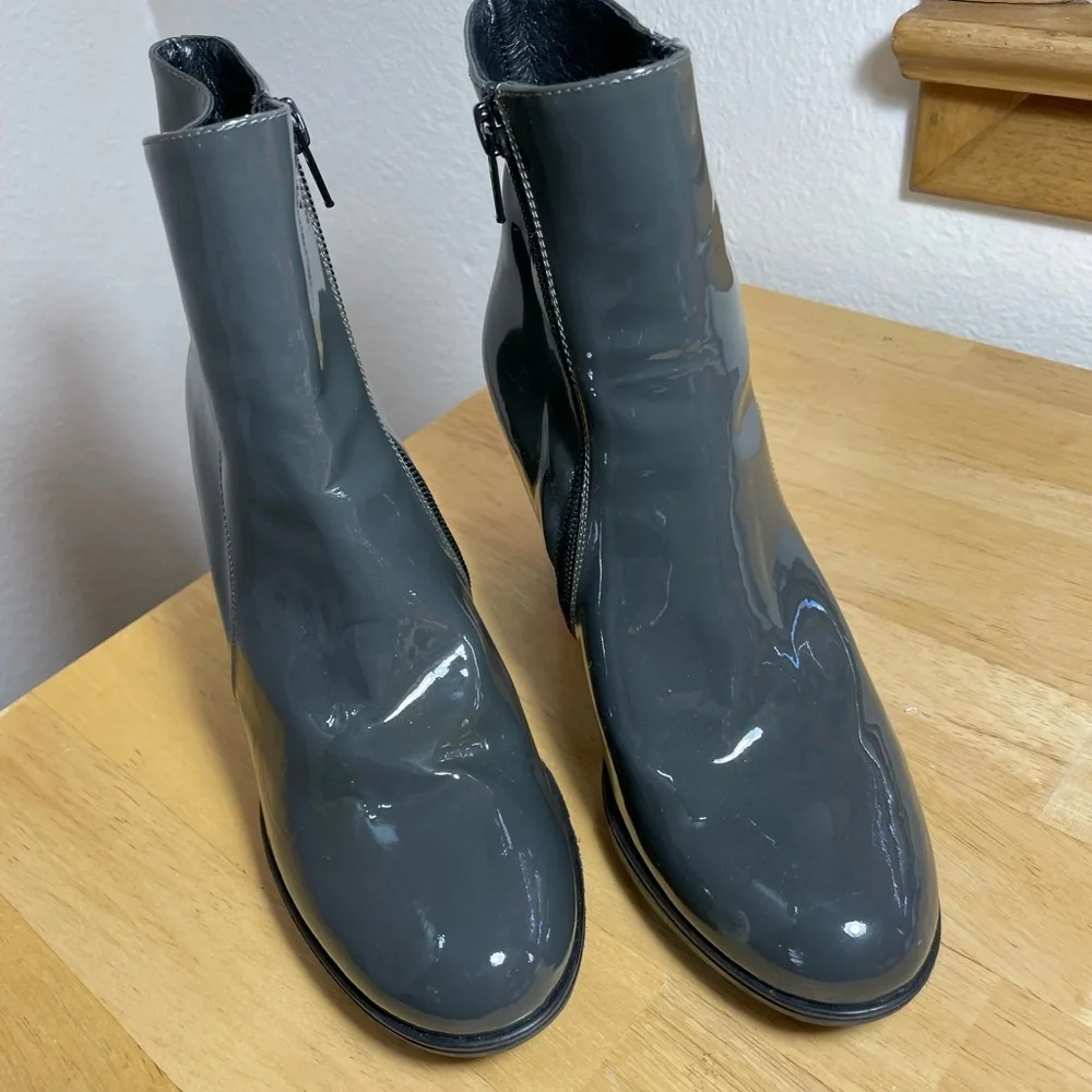 Andre Assous Made in Italy Patent Leather Booties Size 8