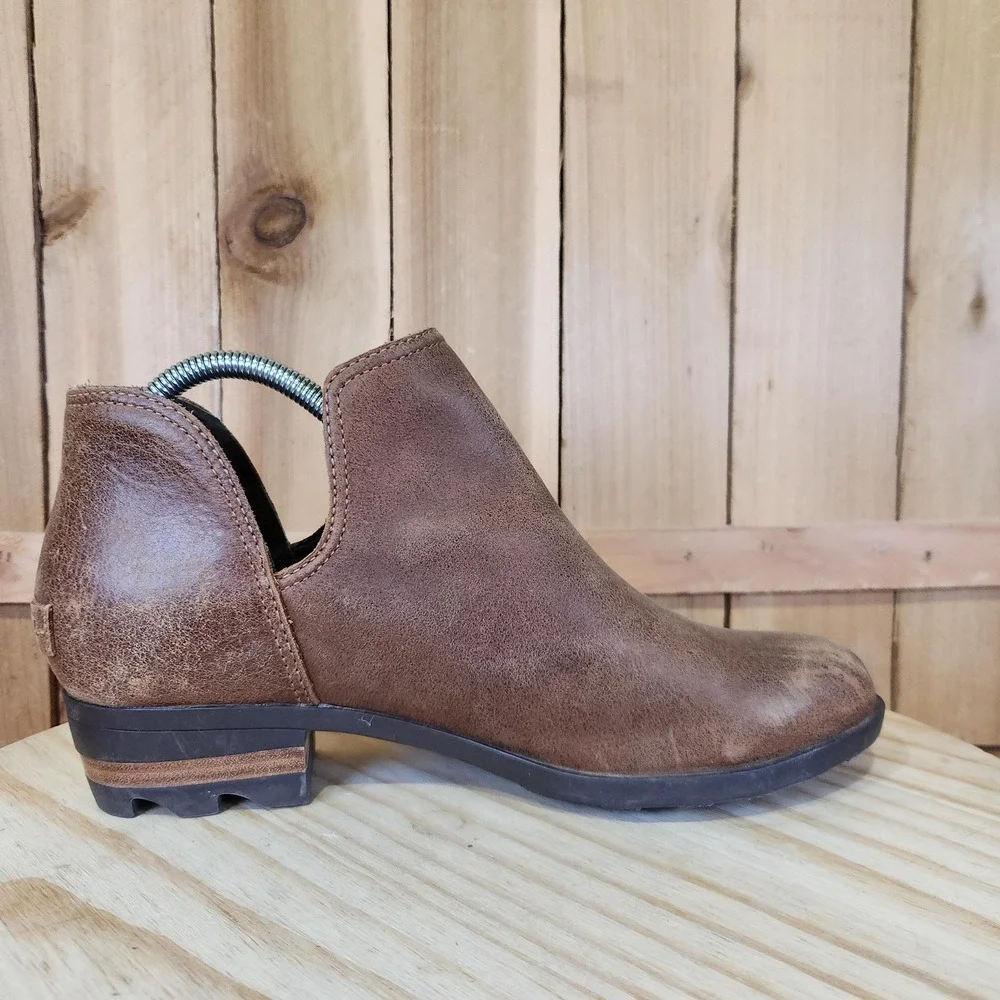 Sorel‎ Lolla Cut-Out Boots Womens 9.5 Brown Leather Block Heel Ankle Booties