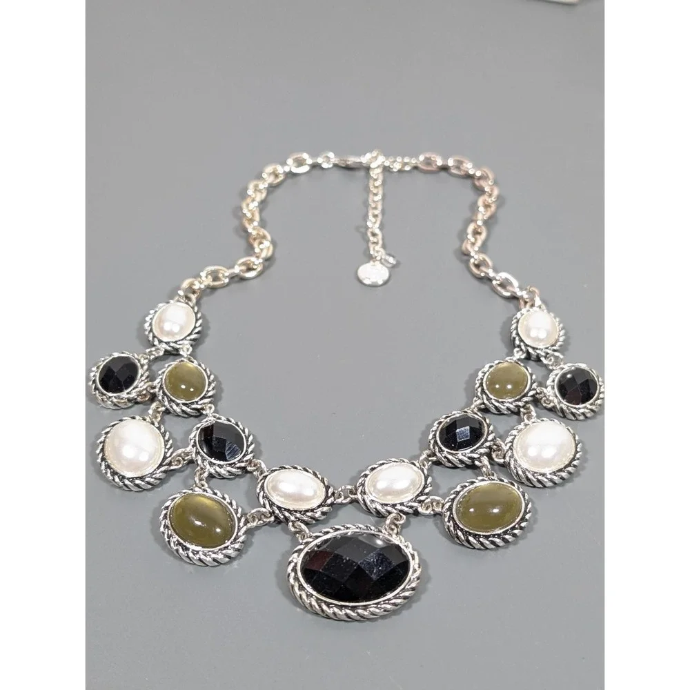 The Unbranded Brand elegant statement