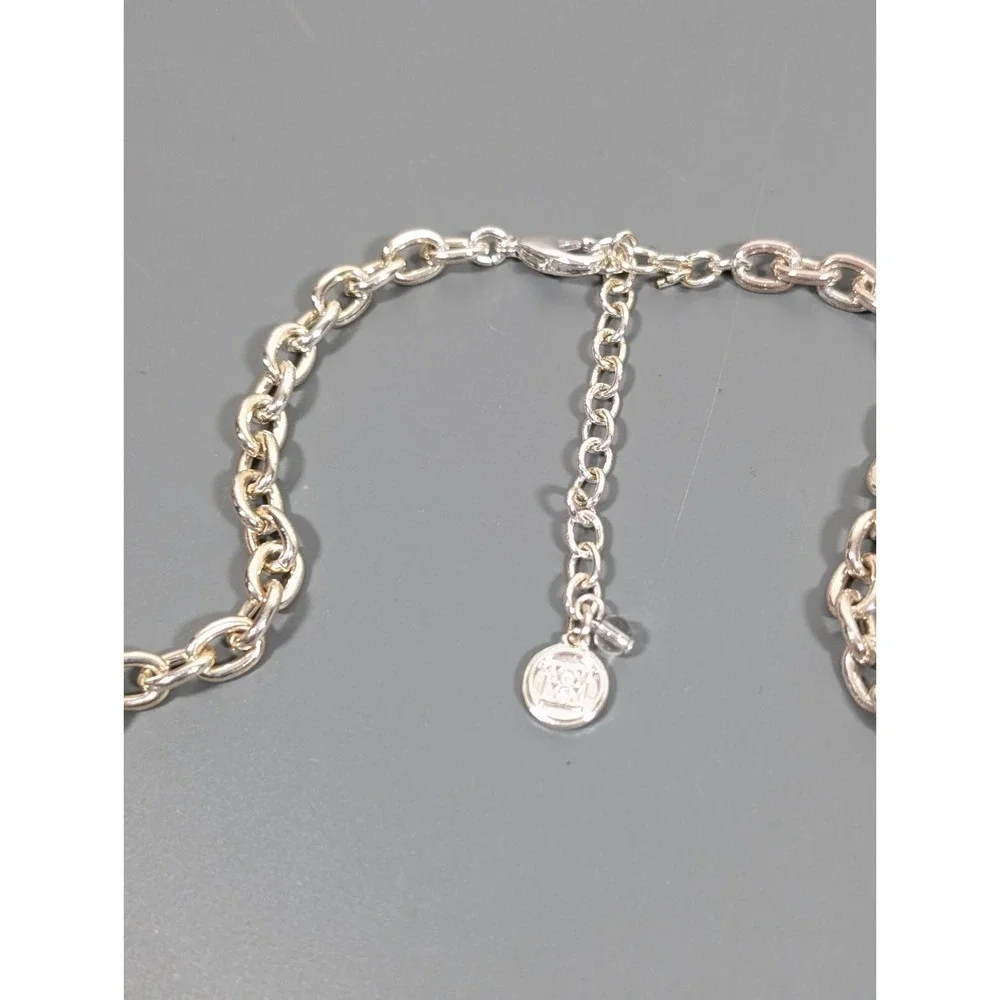 The Unbranded Brand elegant statement