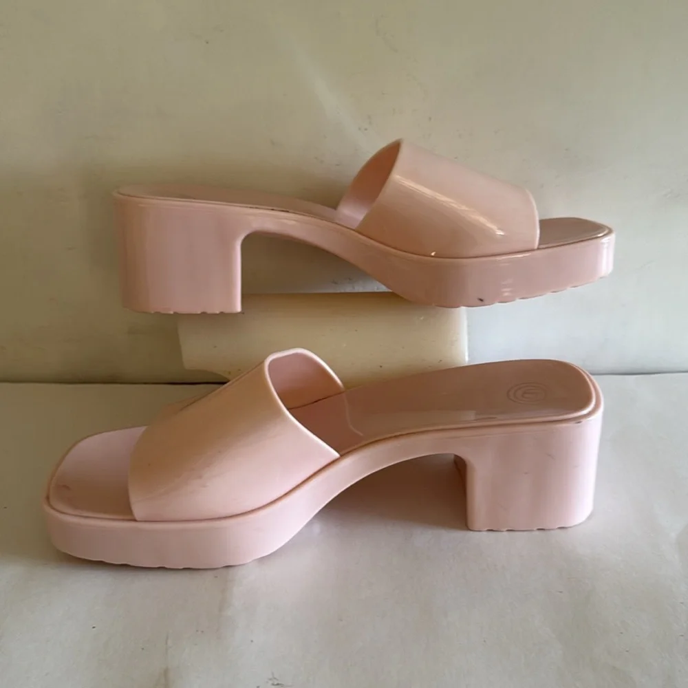 Unbranded block heel