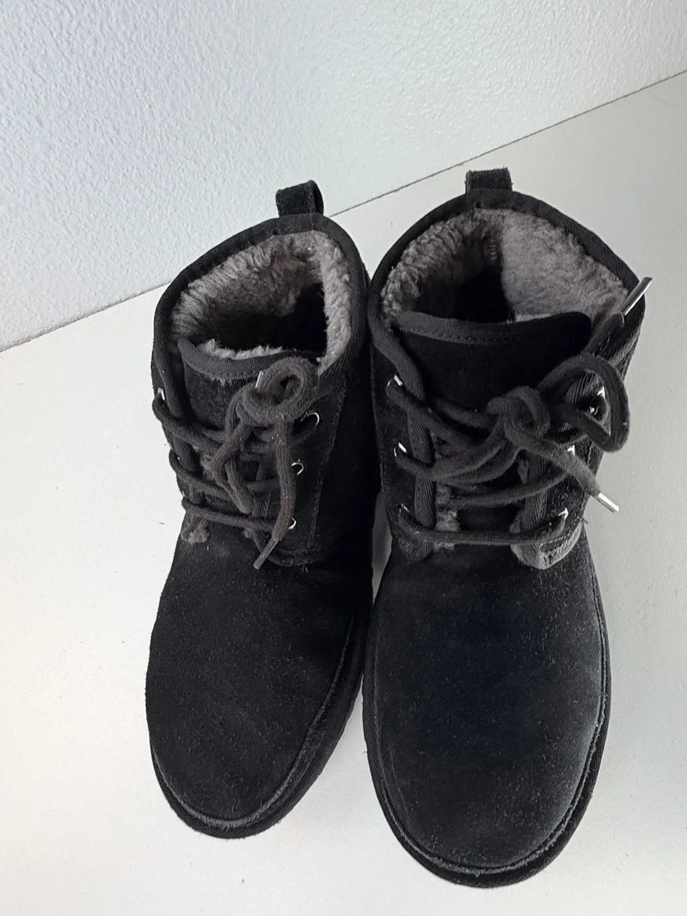 UGG Neumel Black Suede Shearling Chukka Boots Mens 10