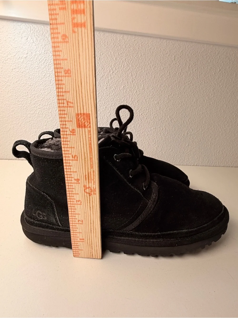 UGG Neumel Black Suede Shearling Chukka Boots Mens 10