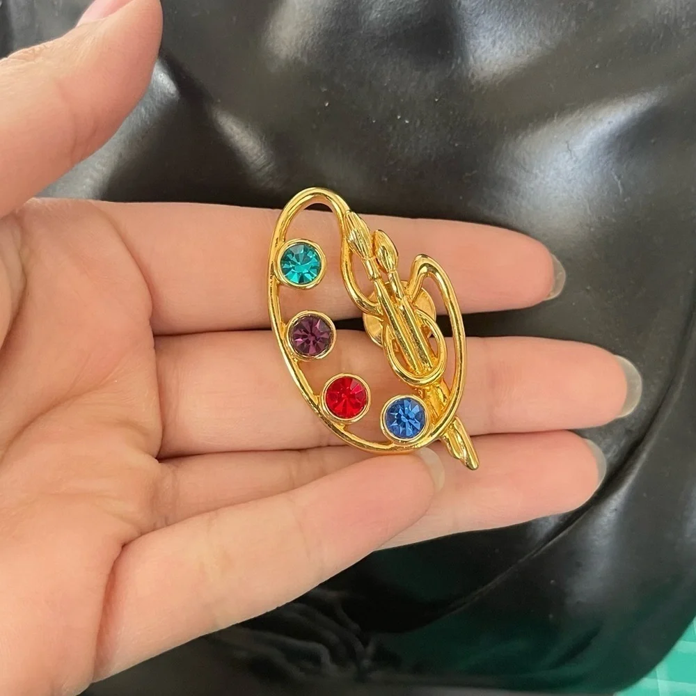 Avon this pin