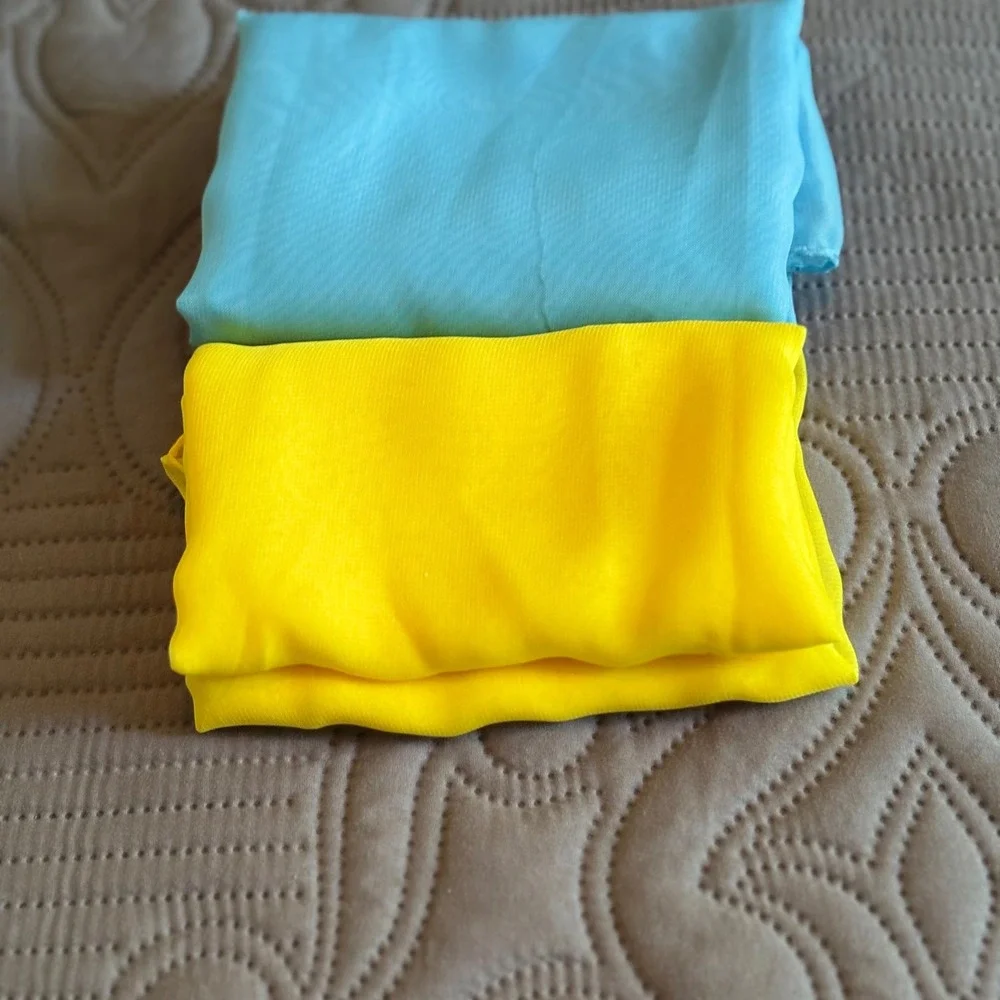 Unbranded scarves edges shawls