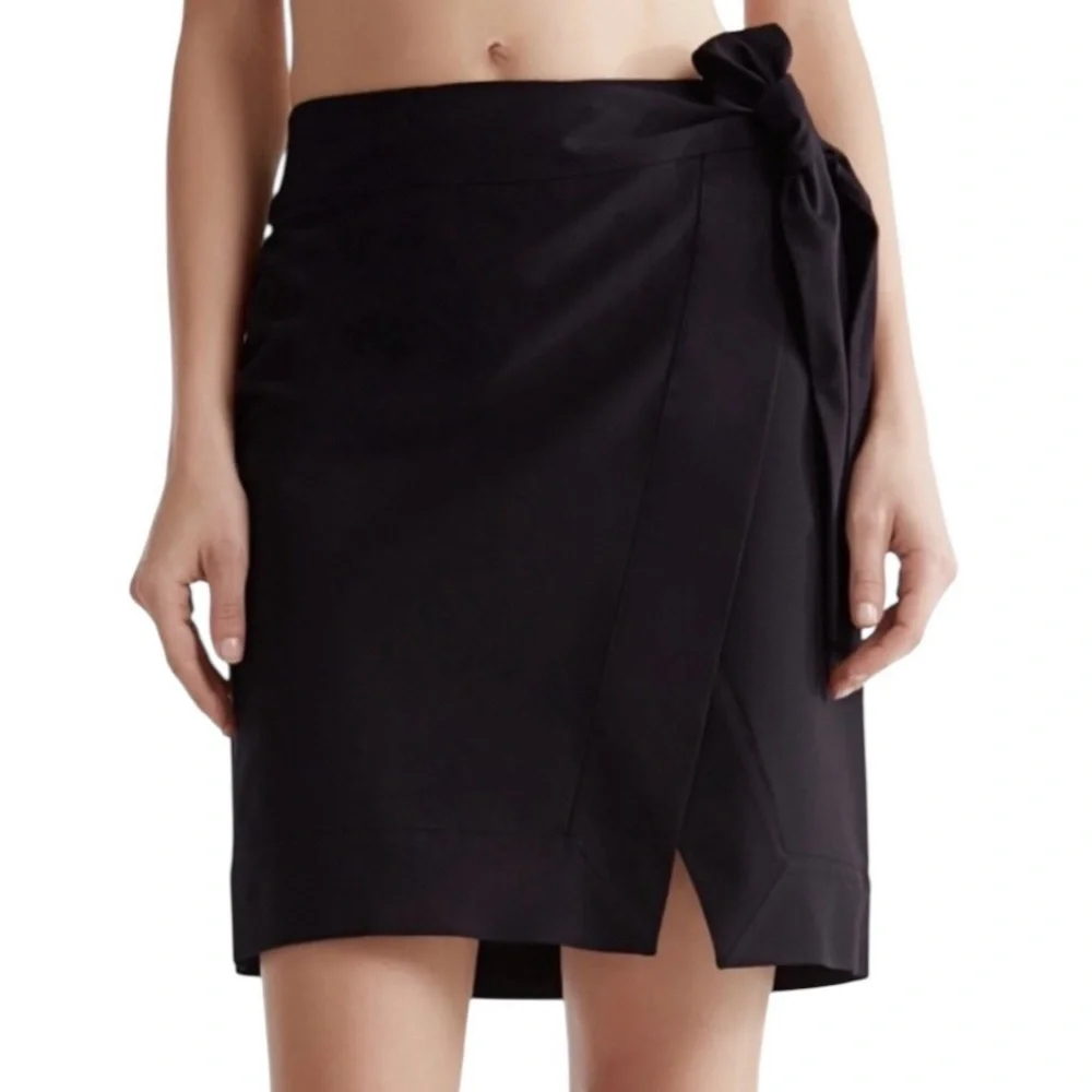 La Perla measurements considered looks