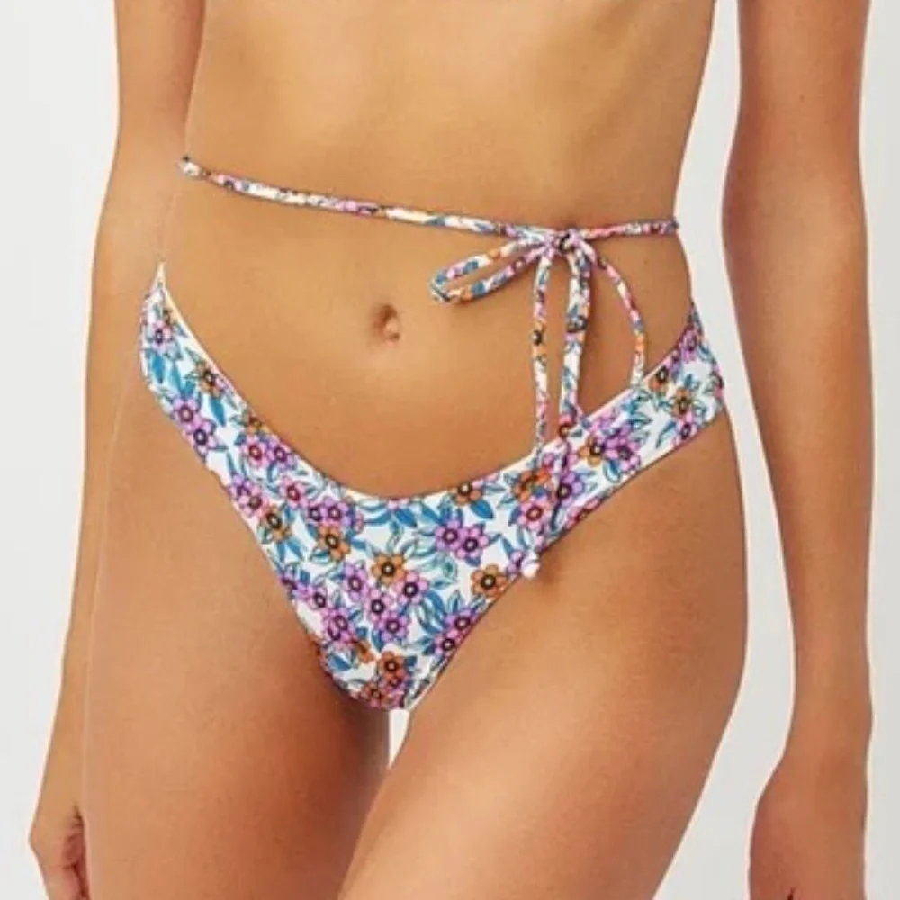 New! Set Frankies Bikinis Flower Farm Floral Bikini Set 31483