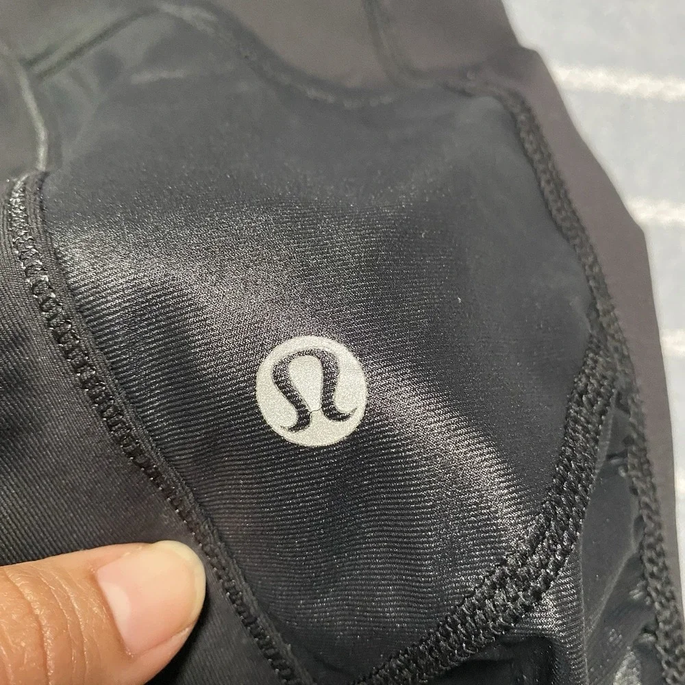 Lululemon Black Cropped Side Ruched Size 4 Women's Athletic