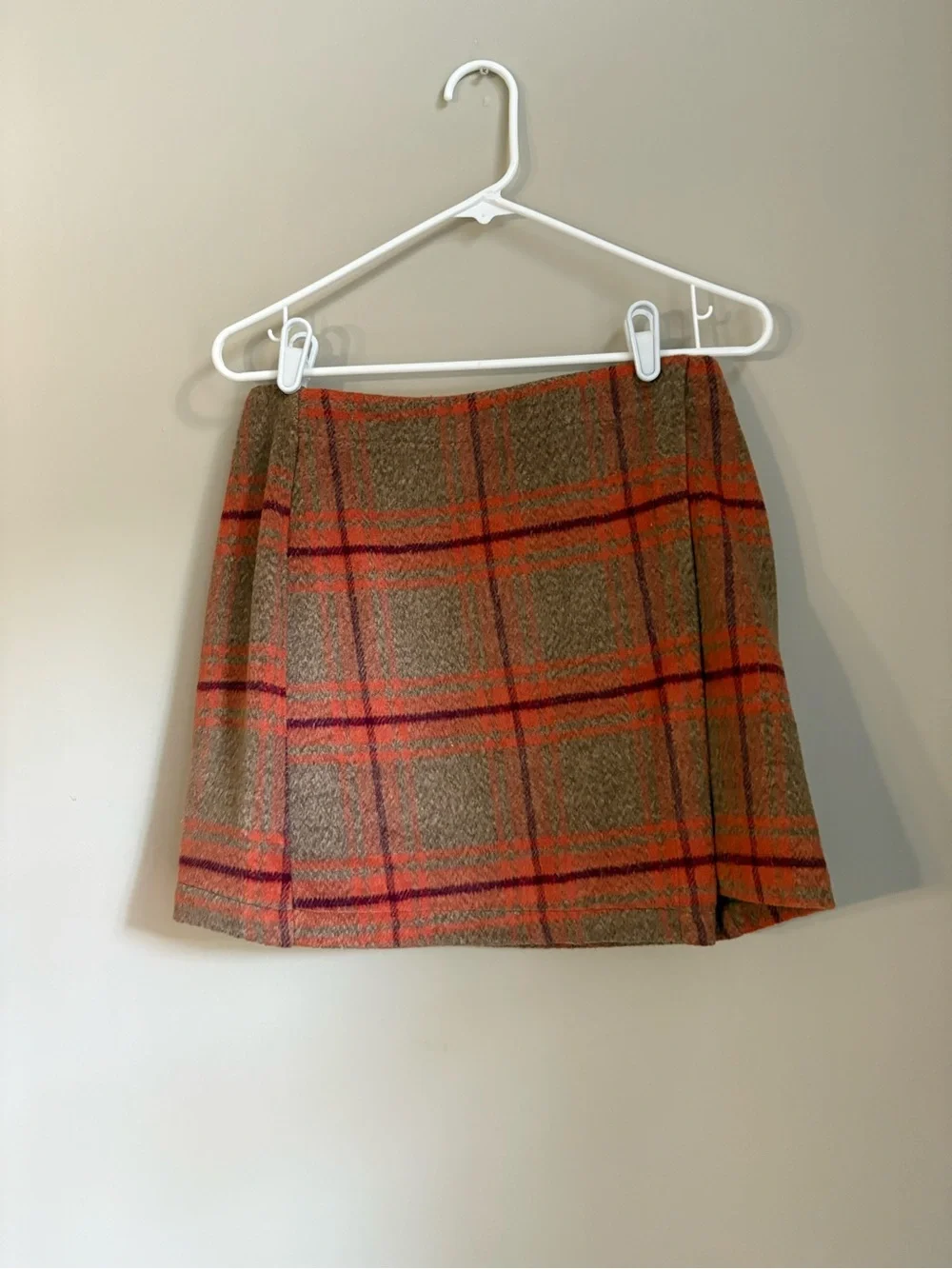 HYFVE Plaid skirt preppy size L  NWT