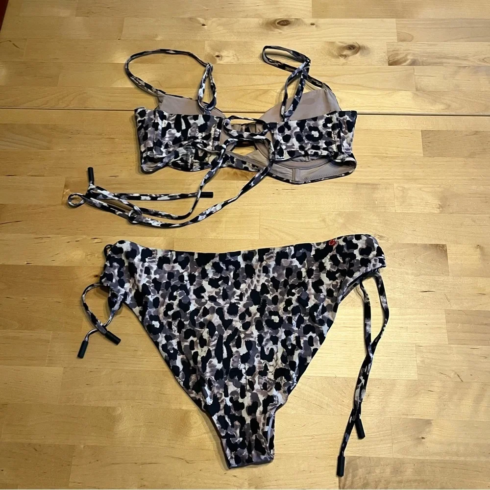 Red Carter Womens Bikini Swimwear Small Leopard Swimsuit